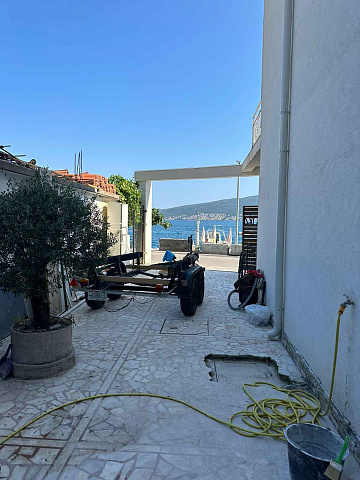 Haus in erster Meereslinie in Herceg Novi, Baosici — photo 6